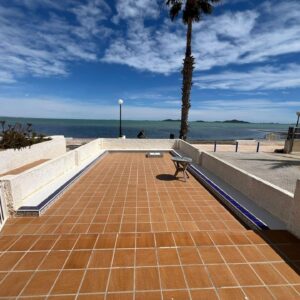 Piso en venta a un paso del mar en Urrutias - CLV-115