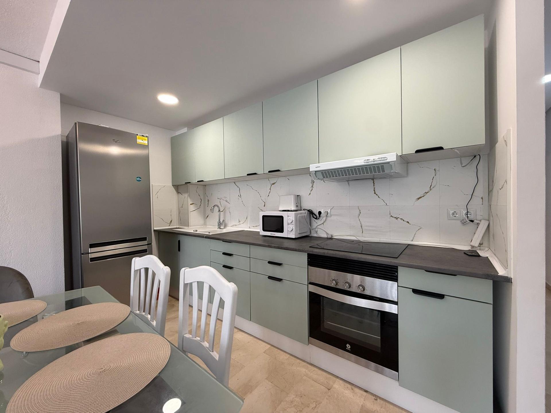Apartamento exclusivo en venta con dos patios y garaje - CLV-111 - Image 10