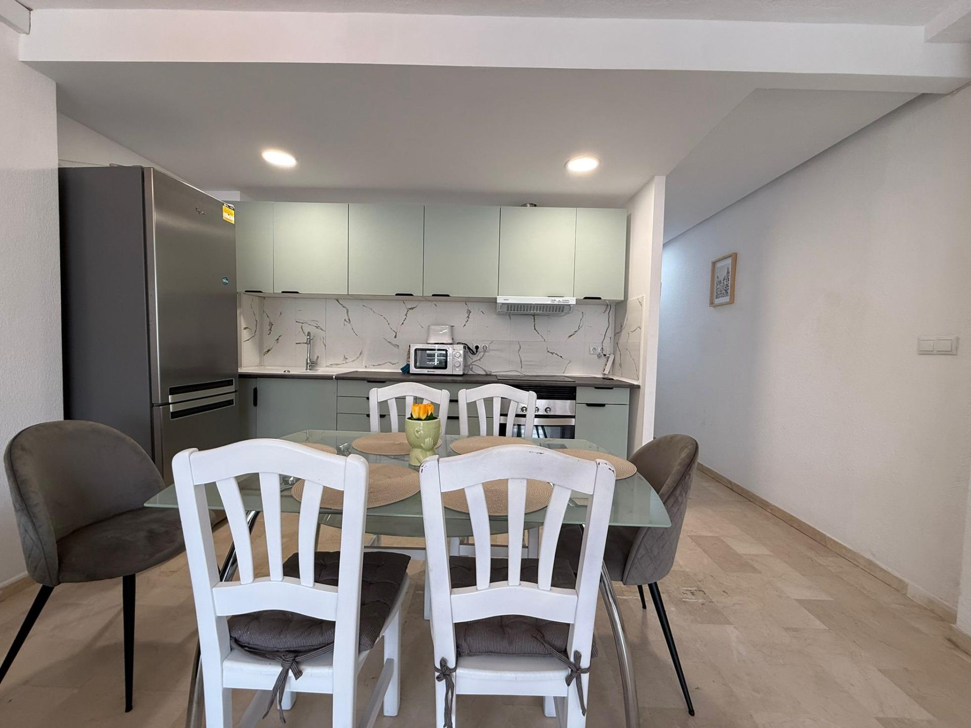 Apartamento exclusivo en venta con dos patios y garaje - CLV-111 - Image 11