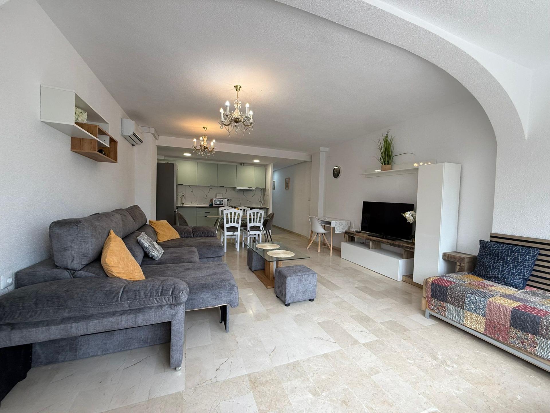 Apartamento exclusivo en venta con dos patios y garaje - CLV-111 - Image 12