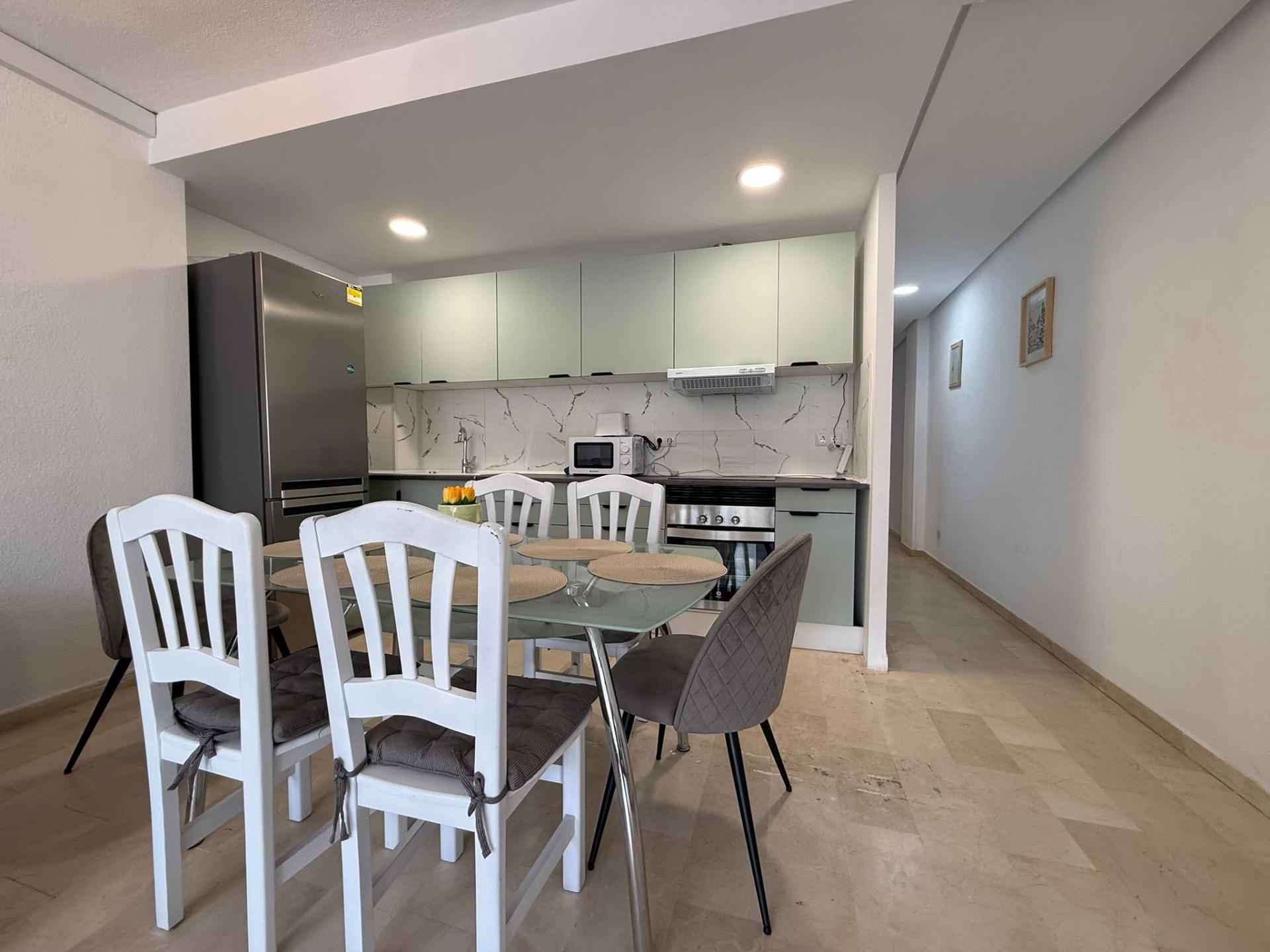 Apartamento exclusivo en venta con dos patios y garaje - CLV-111 - Image 7