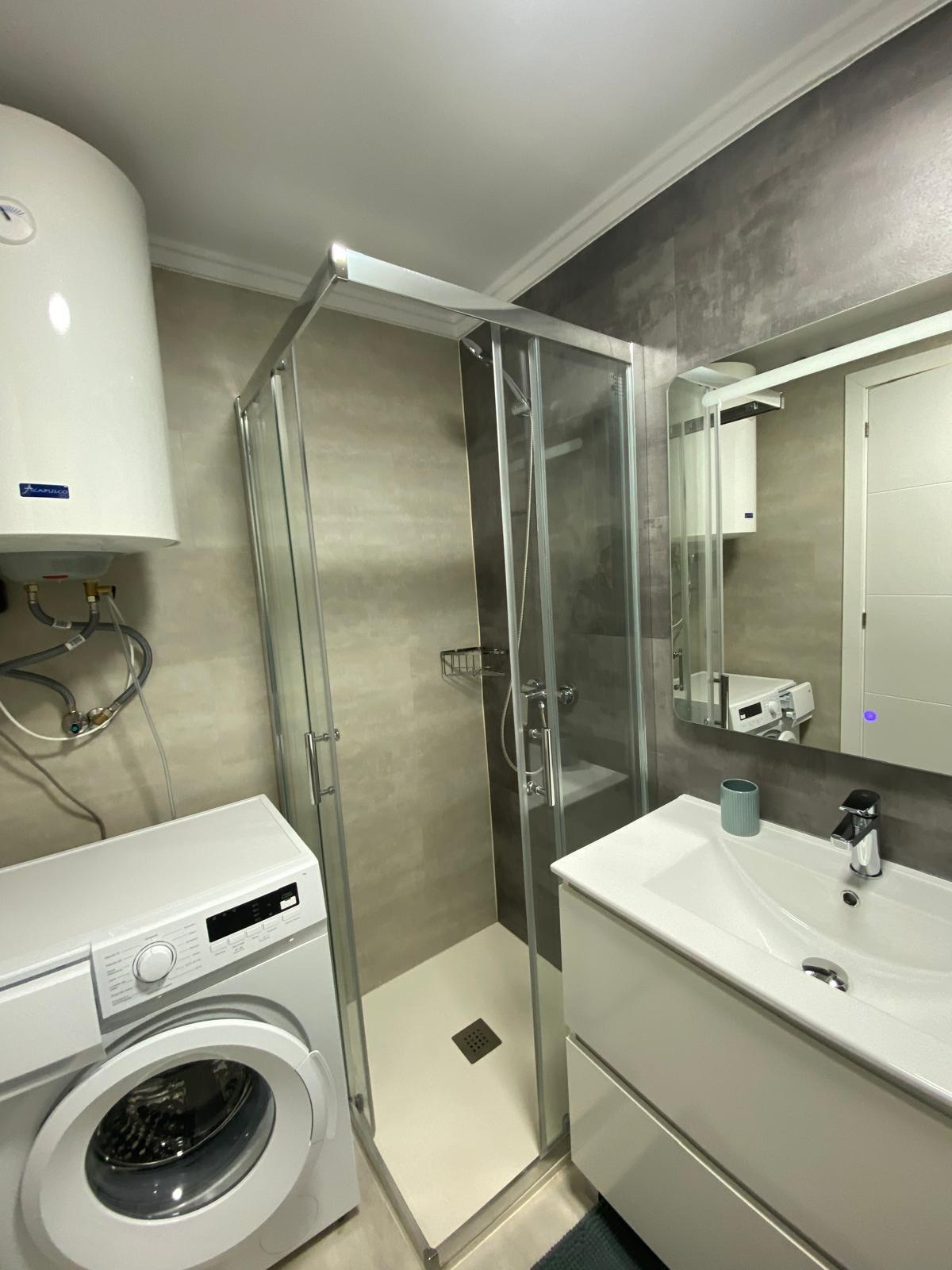Exclusivo Apartamento Reformado en el Centro de Torrevieja - CLV-101 - Image 10