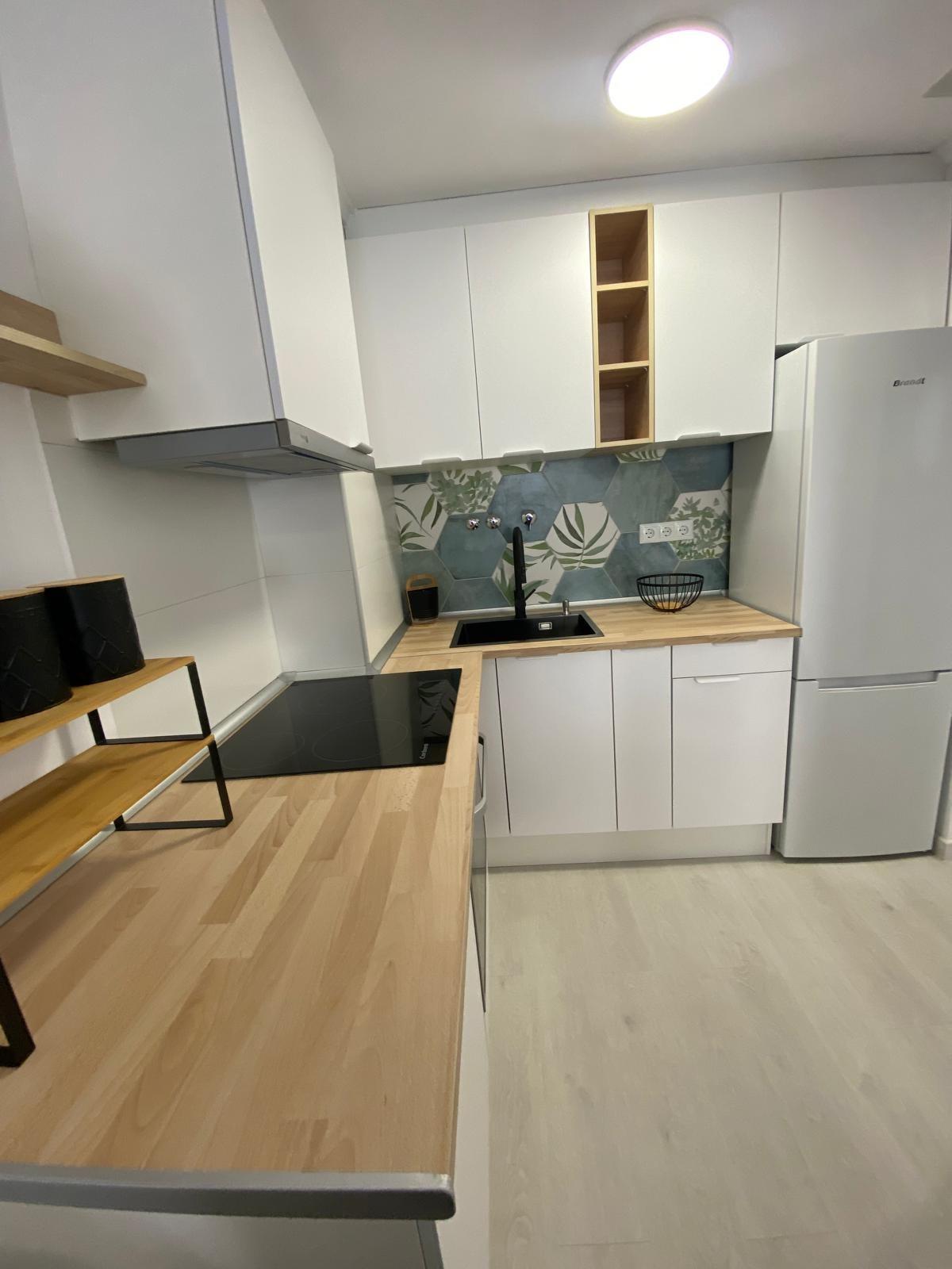 Exclusivo Apartamento Reformado en el Centro de Torrevieja - CLV-101 - Image 11
