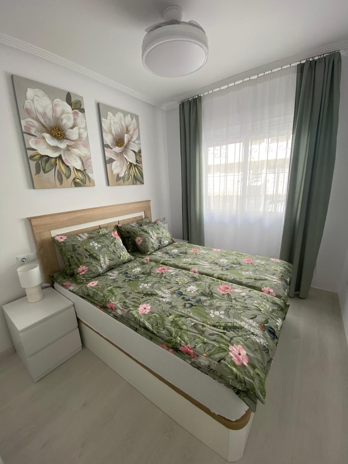 Exclusivo Apartamento Reformado en el Centro de Torrevieja - CLV-101 - Image 3