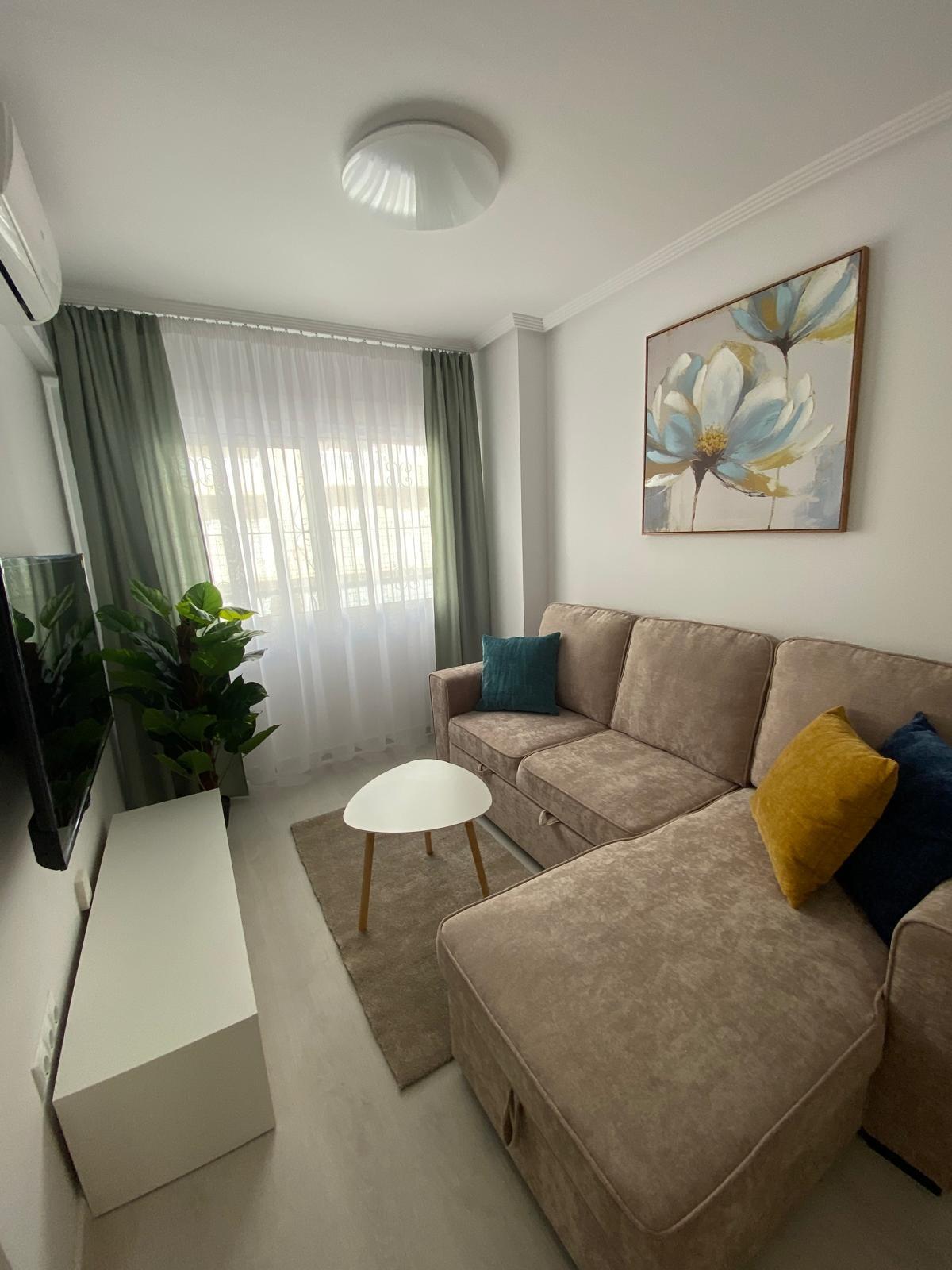 Exclusivo Apartamento Reformado en el Centro de Torrevieja - CLV-101 - Image 7