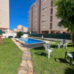 Piso luminoso de dos dormitorios con piscina - CLV-122
