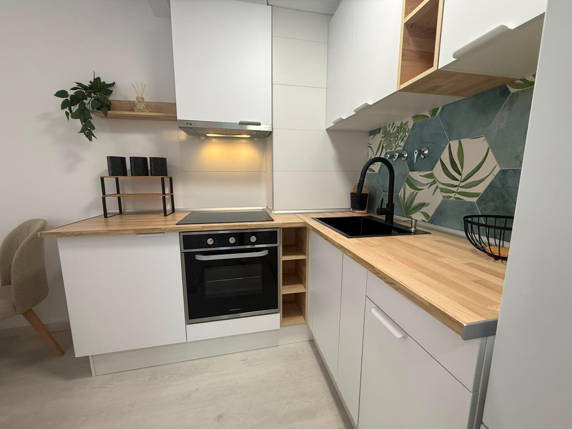 Exclusivo apartamento reformado en el centro de Torrevieja - CLV-102 - Image 10